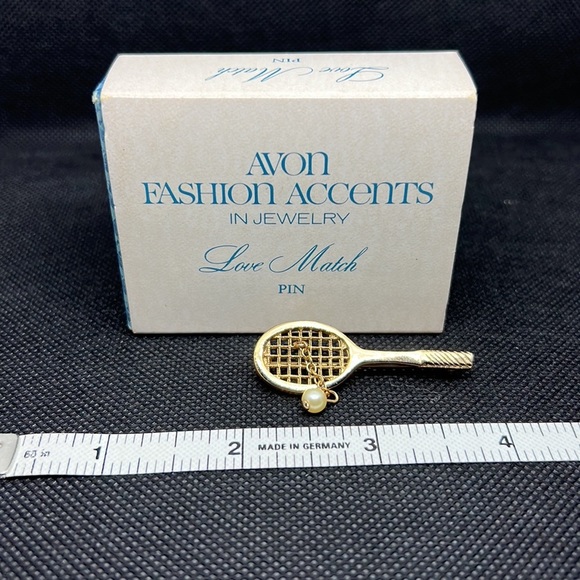AVON Assorted Pins & Tie Clip - Picture 2 of 7